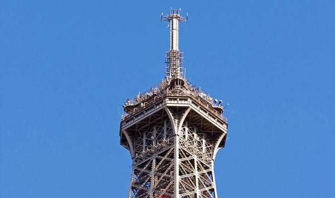 É a estrutura mais alta de Paris